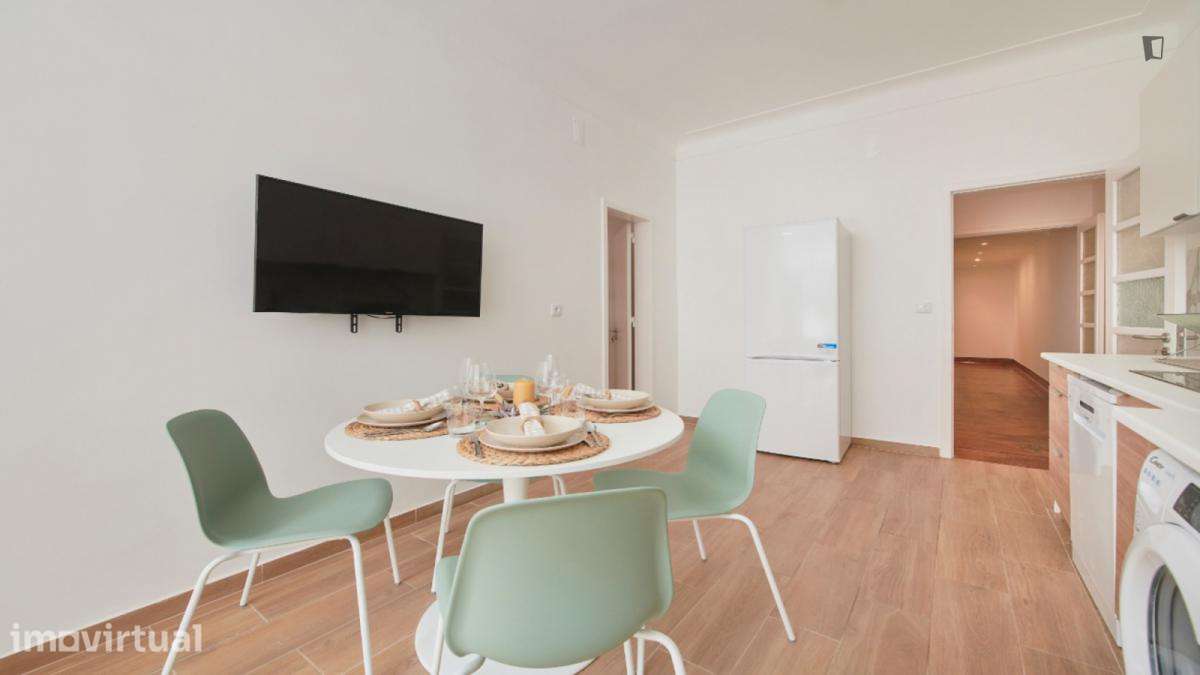 Quarto - localizado em São Sebastião Lisbon - Grande imagem: 4/21