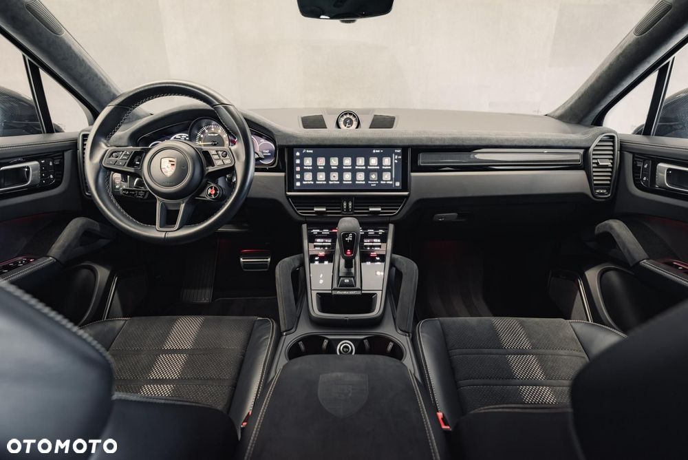 Porsche Cayenne Turbo GT - 11