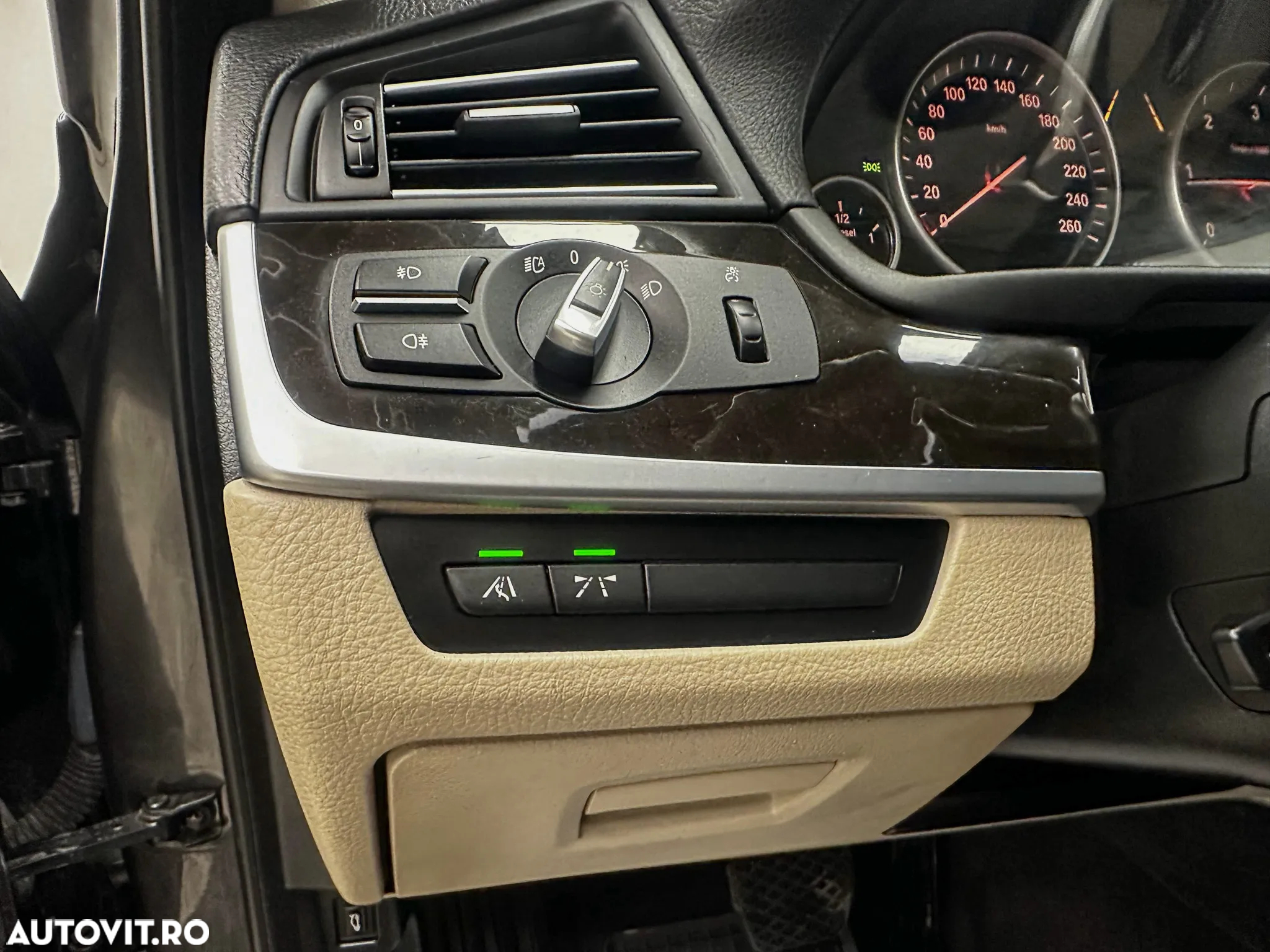 BMW Seria 5 520d Touring Aut. Luxury Line - 28