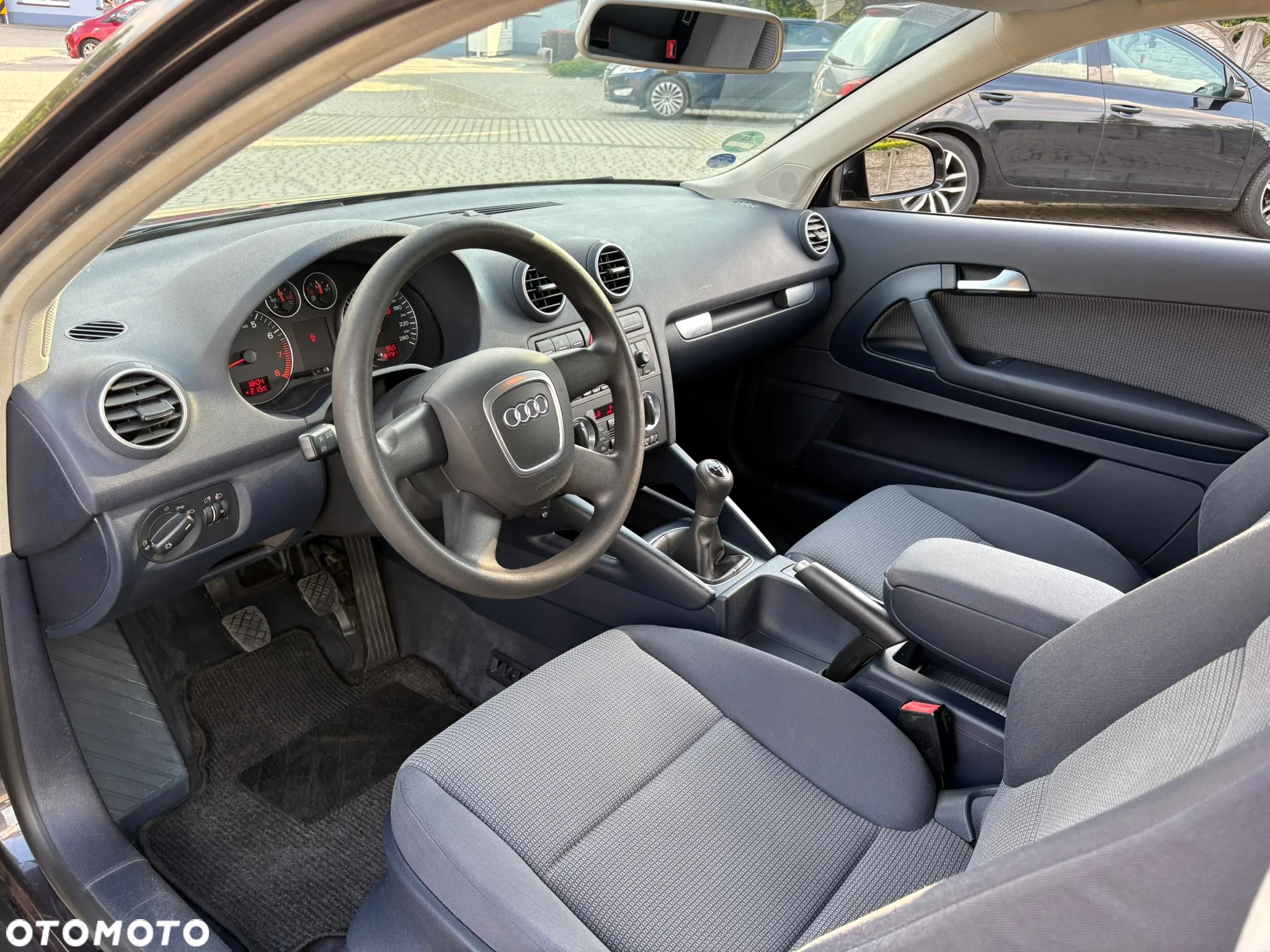 Audi A3 1.6 Attraction - 9