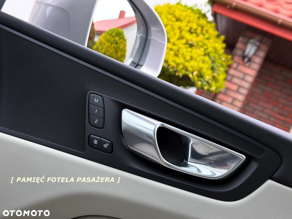 Volvo XC 60 B4 D AWD Inscription - 11