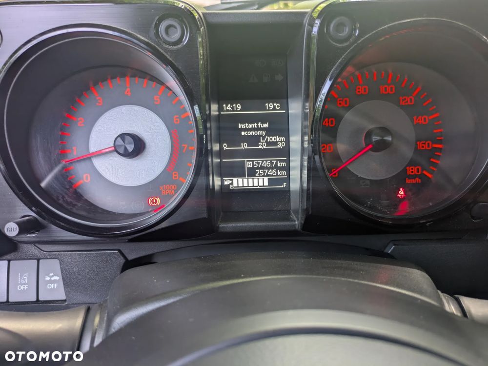 Suzuki Jimny 1.5 Premium - 10