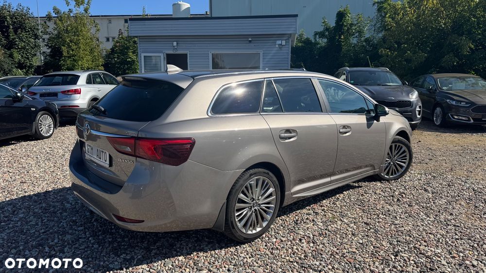 Toyota Avensis Touring Sports 1.8 Multidrive S Executive - 16