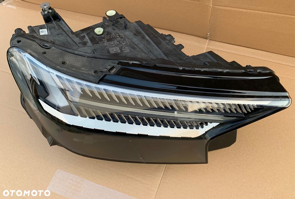 Lampa prawa przód Audi Q4 89A E-Tron Matrix