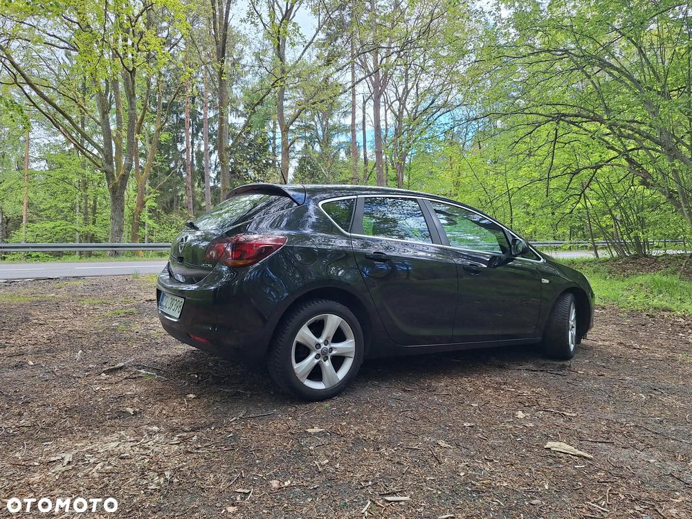 Opel Astra 1.3 CDTI Cosmo ecoFLEX - 4