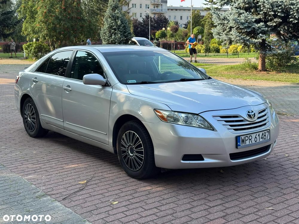 Toyota Camry - 2