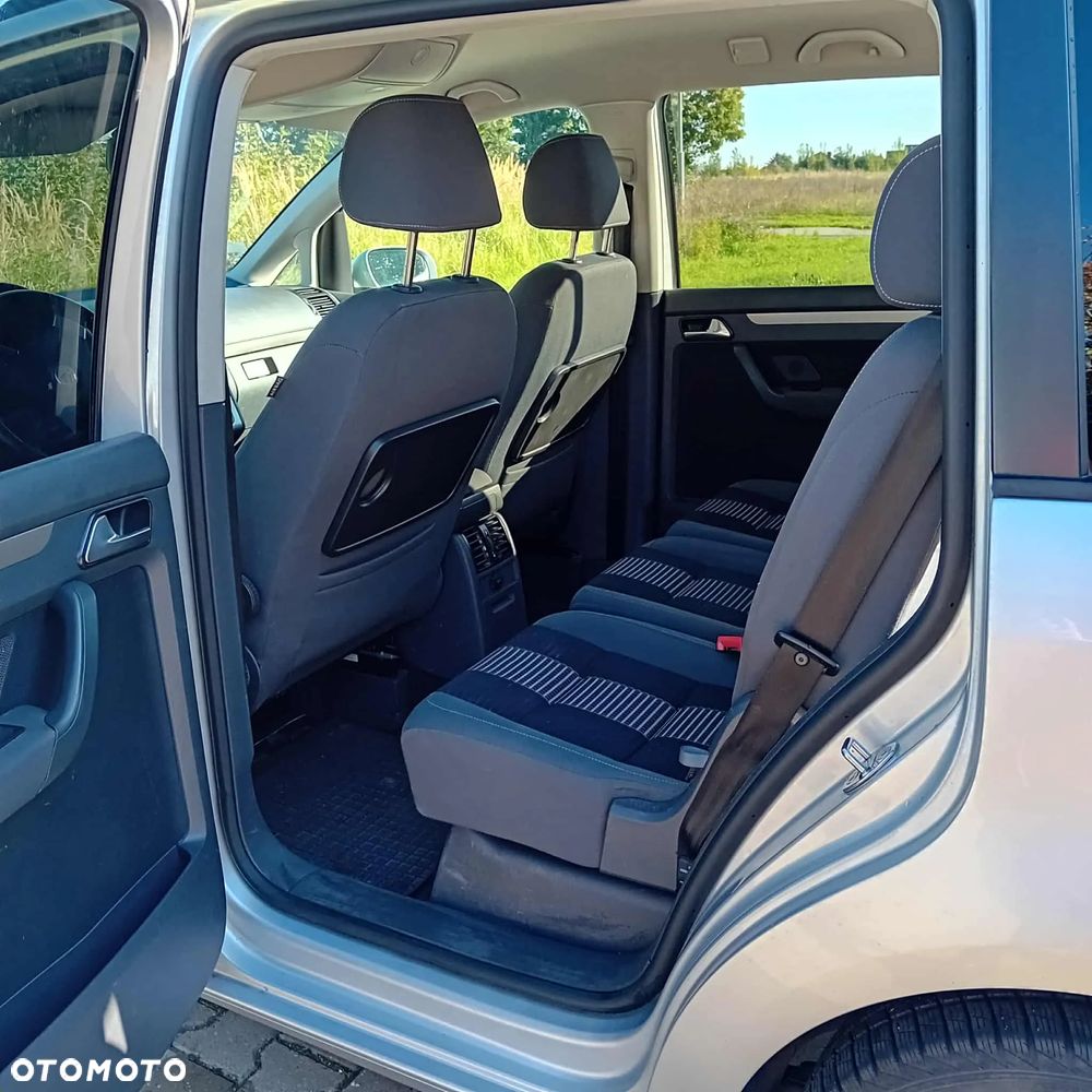 Volkswagen Touran - 6