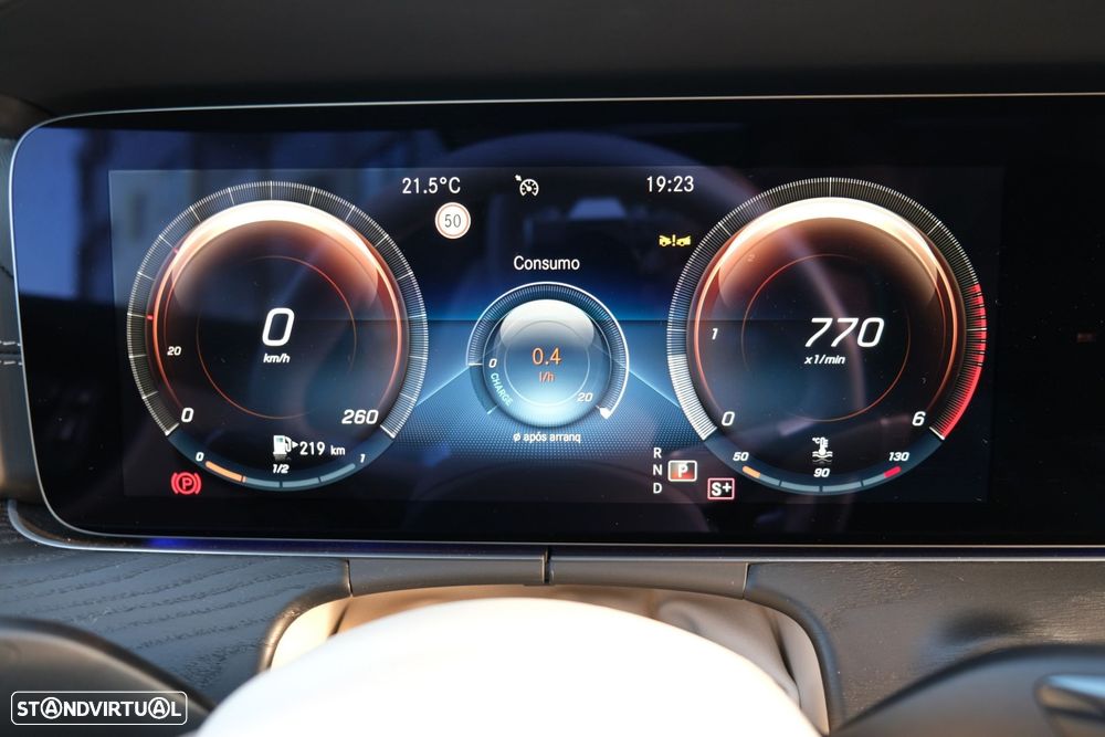 Mercedes-Benz E 220 d AMG Line - 44