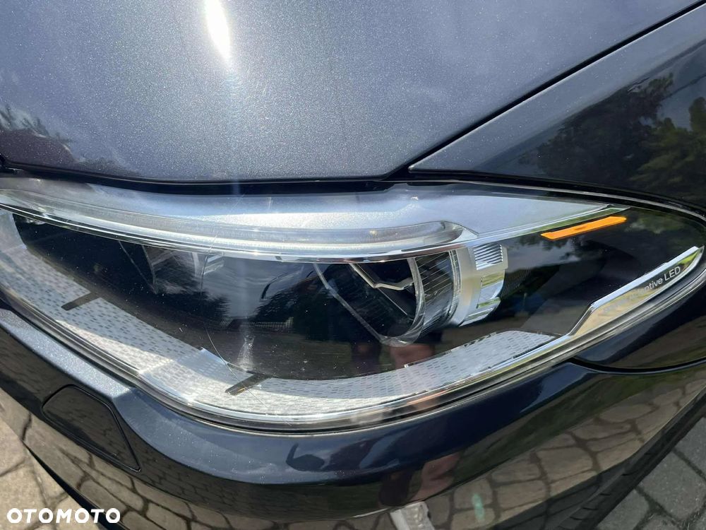 BMW Seria 5 528i xDrive Touring Sport-Aut - 9