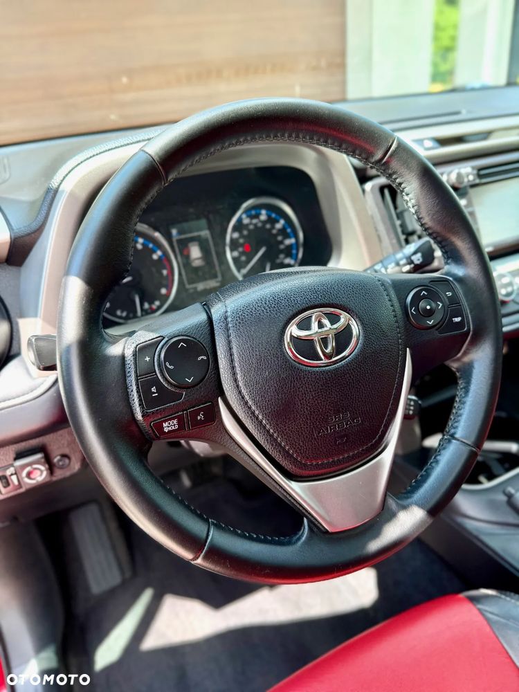 Toyota RAV4 - 11