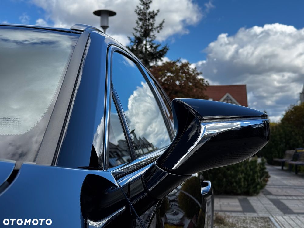 Lexus UX - 33