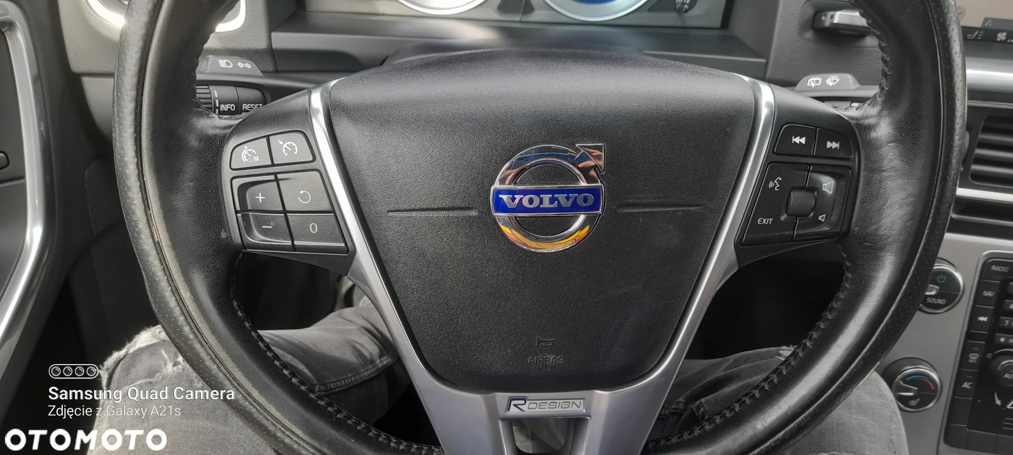 Volvo V60 D3 R-Design - 24