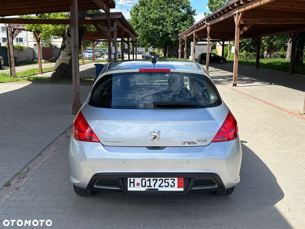 Peugeot 308 - 8