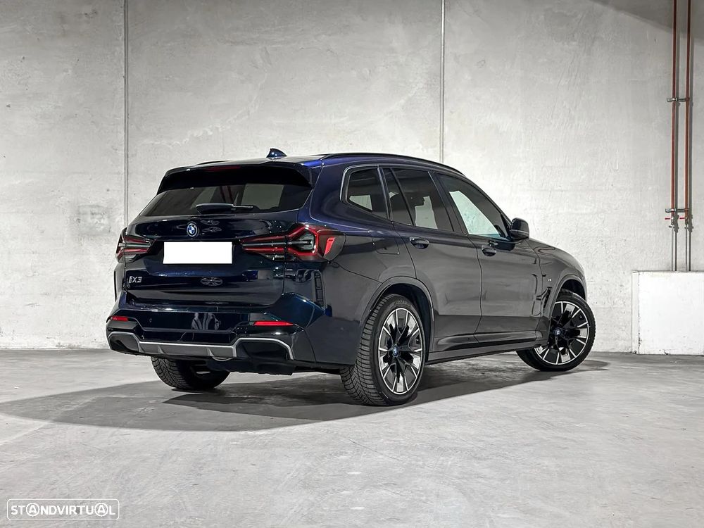 BMW iX3 M Sport Impressive - 16