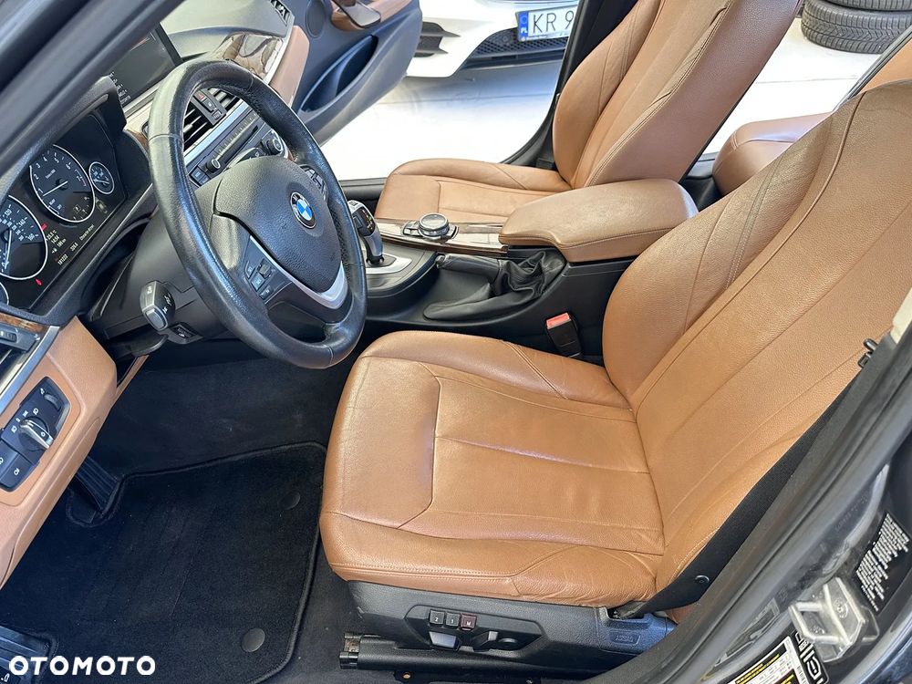 BMW Seria 3 335i xDrive Luxury Line - 7