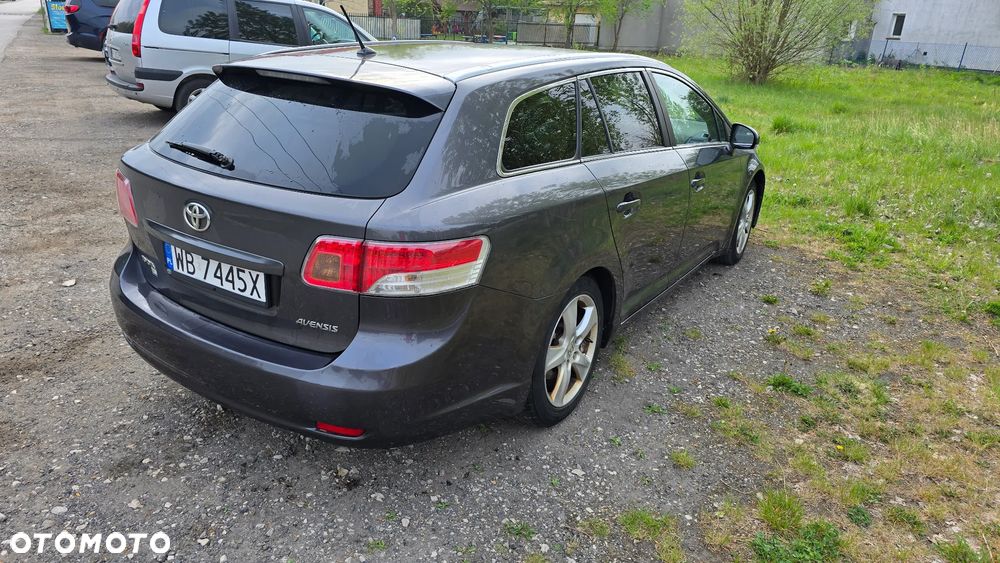 Toyota Avensis 2.0 D-4D Premium - 9