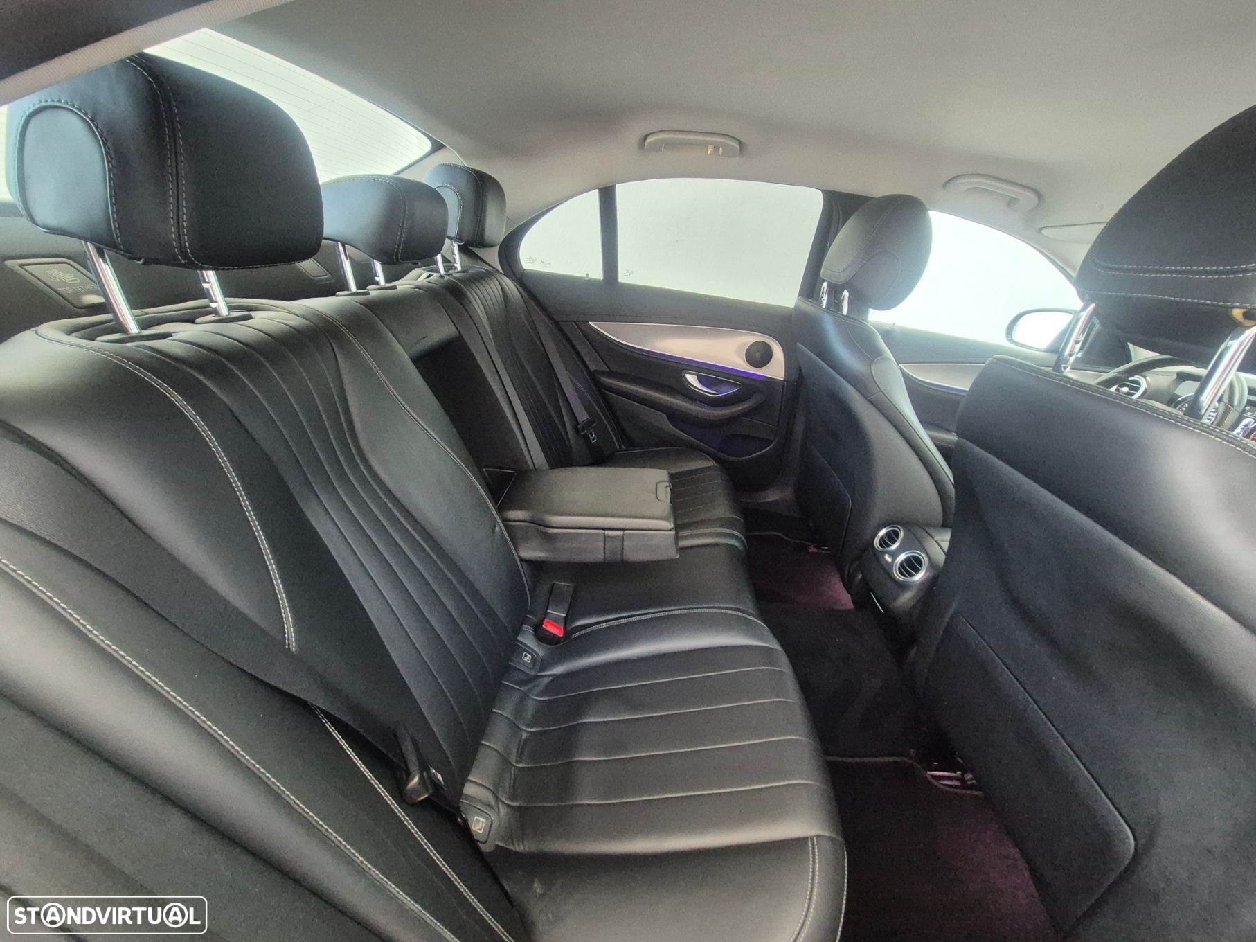 Mercedes-Benz E 220 d Exclusive Line - 26