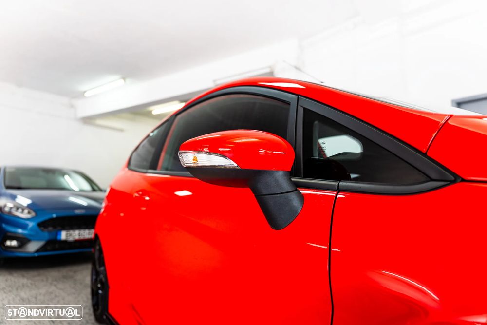 Ford Fiesta 1.6 EcoBoost ST - 36