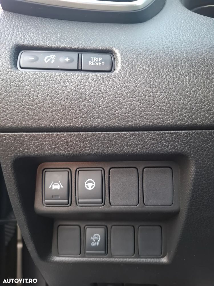Nissan Qashqai 1.3 DIG-T TEKNA - 29