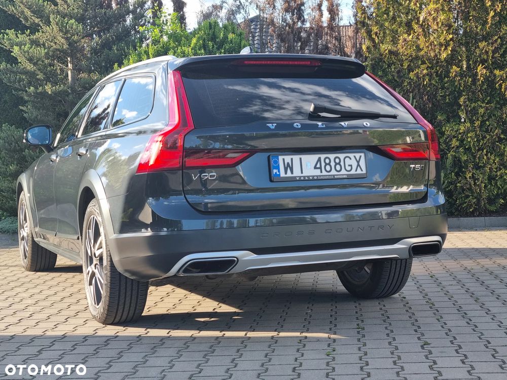 Volvo V90 Cross Country - 14