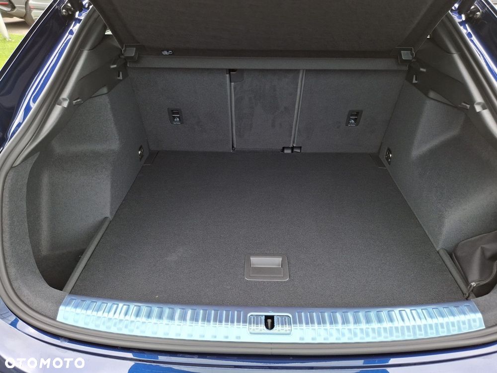 Audi Q3 Sportback - 13
