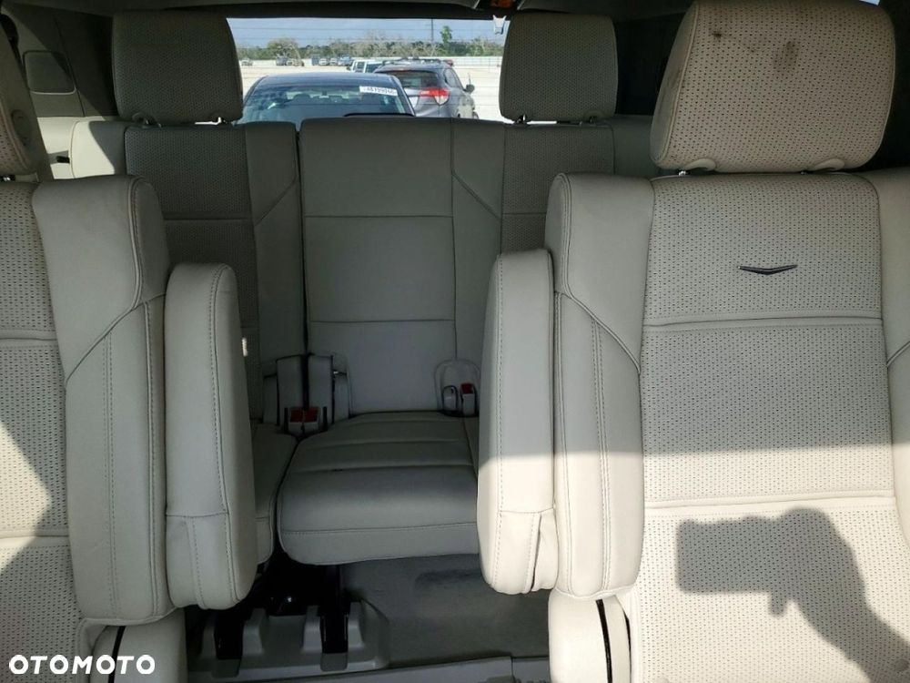 Cadillac Escalade - 12