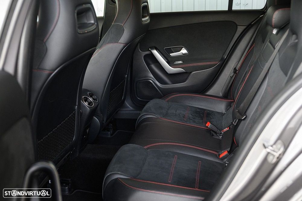 Mercedes-Benz A 250 e AMG Line - 32