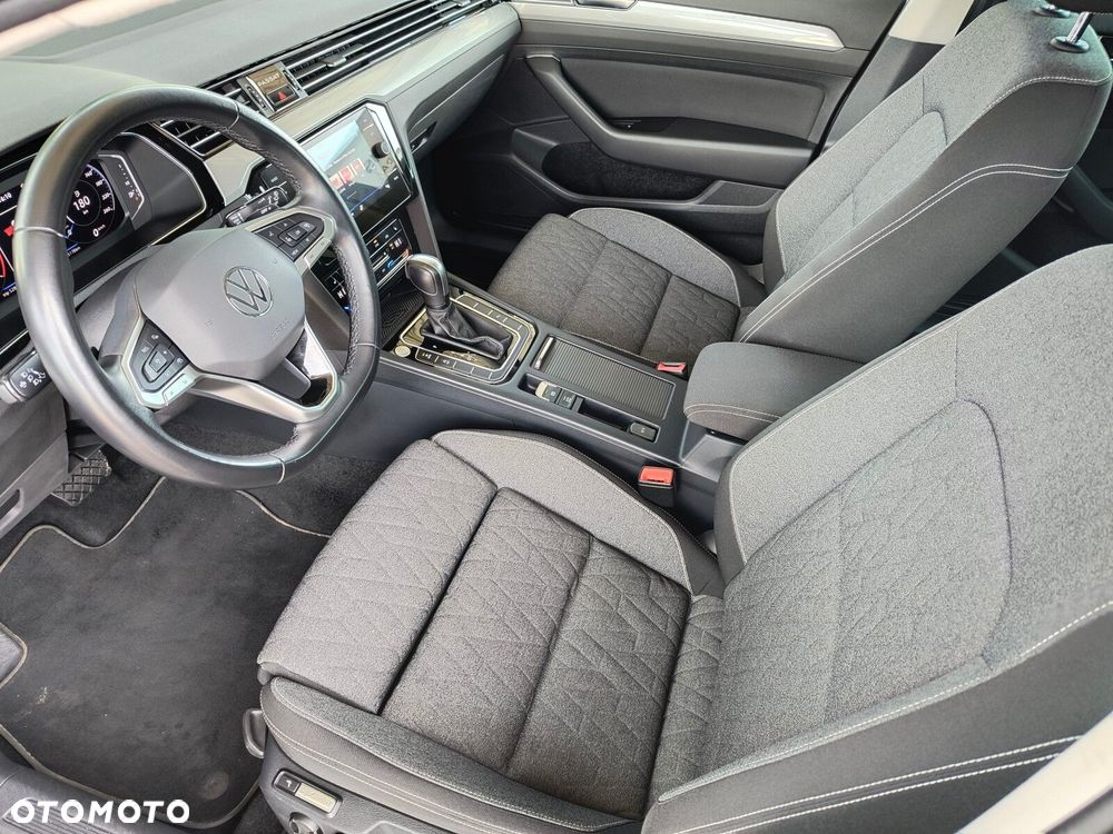 Volkswagen Passat - 10
