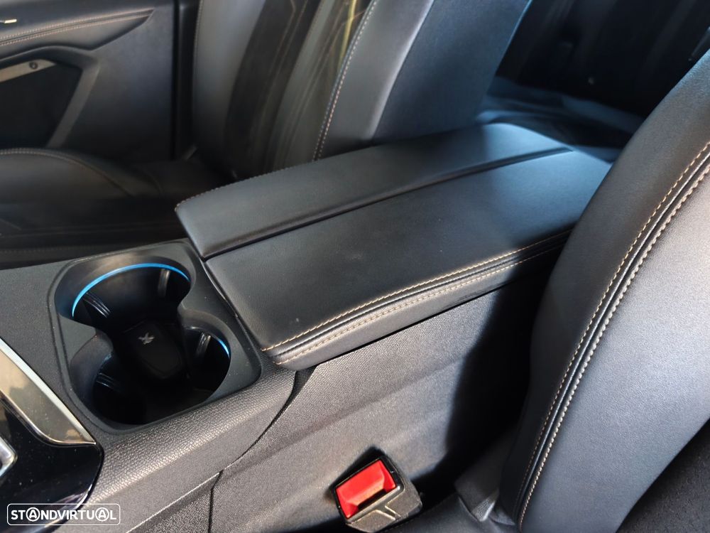 Peugeot 3008 1.5 BlueHDi GT - 32