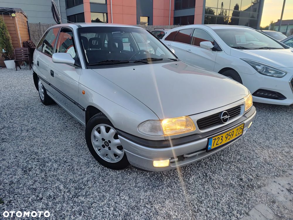 Opel Astra 1.6 - 5