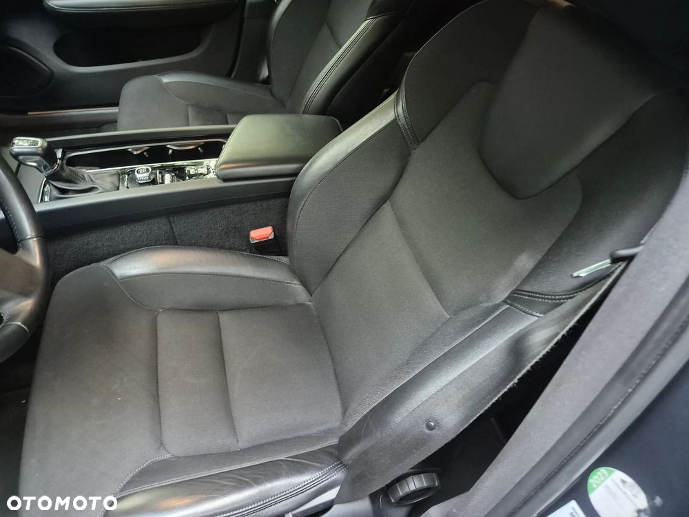 Volvo V60 D3 Momentum Pro - 9