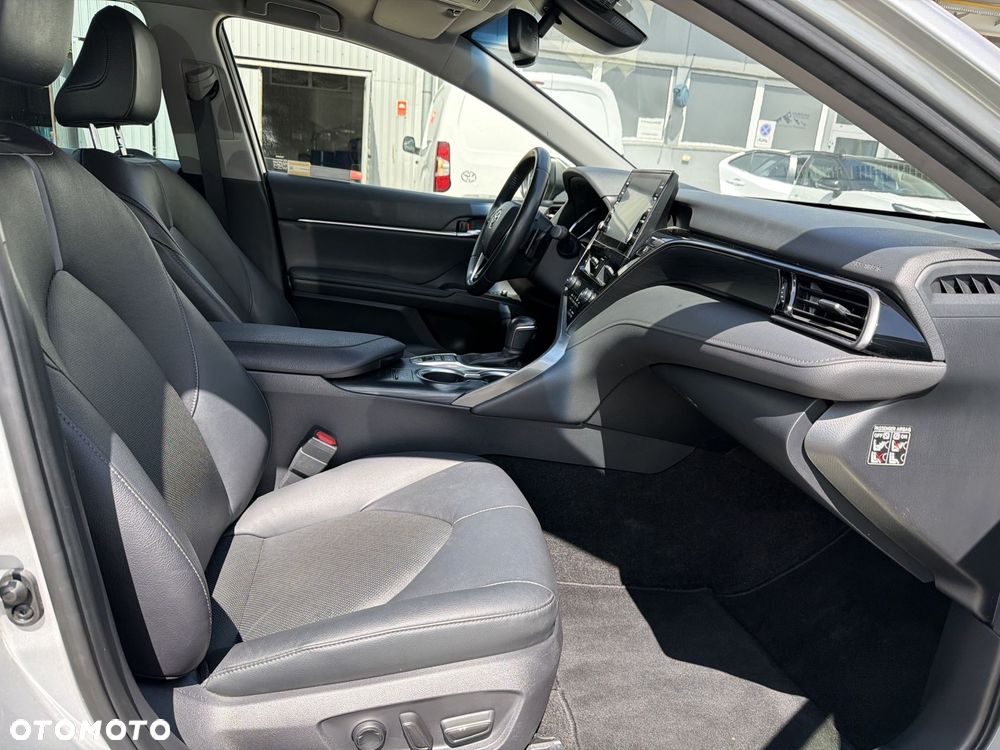 Toyota Camry 2.5 Hybrid Executive CVT - 6