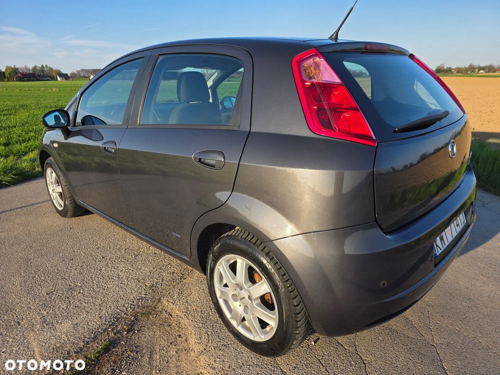 Fiat Grande Punto - 21