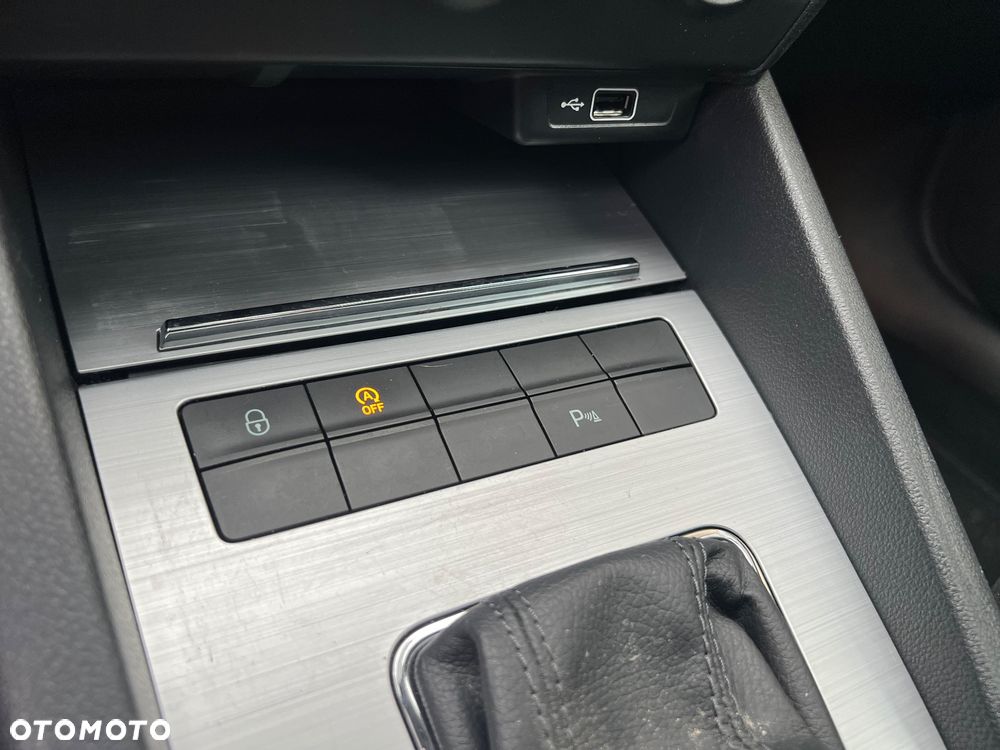 Skoda Octavia 1.6 TDI DSG Ambition - 22