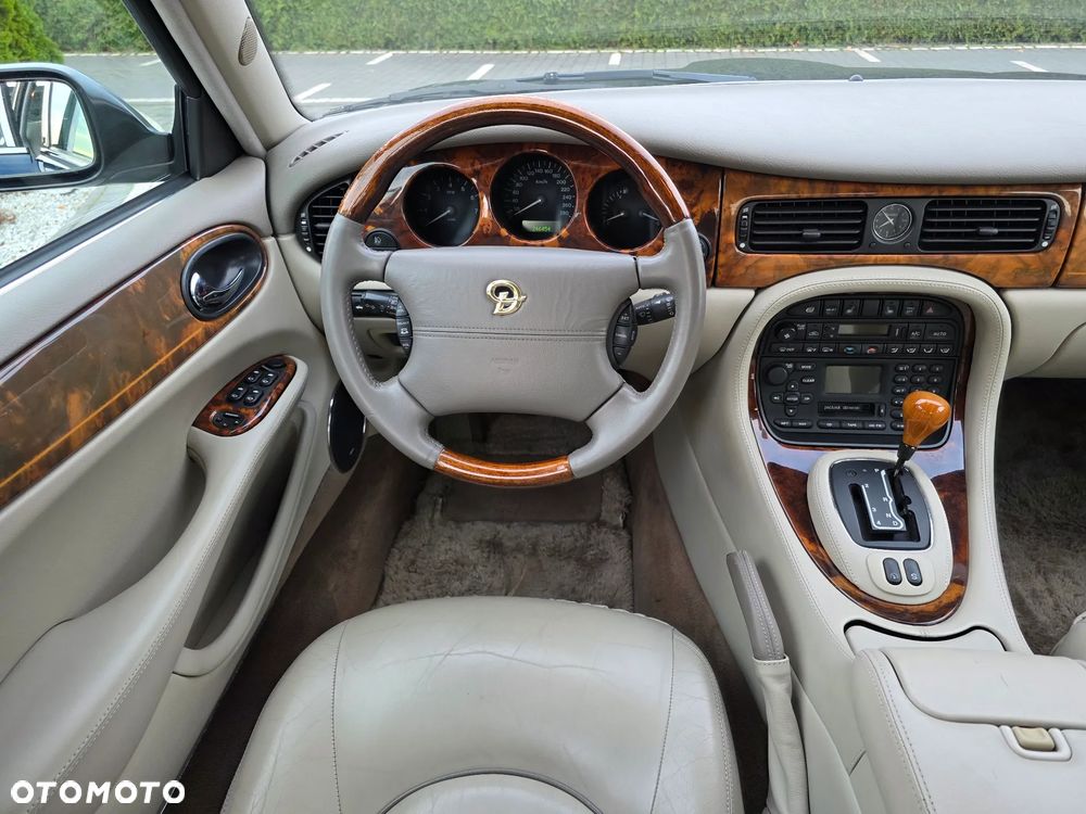 Jaguar Daimler 8 - 20