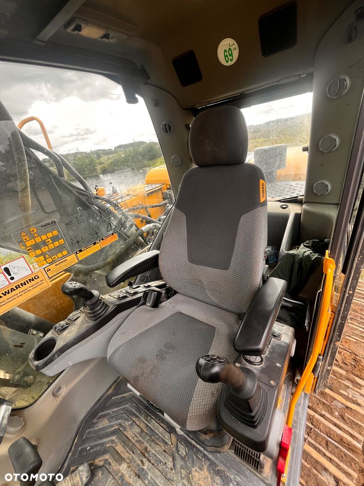 Volvo EC220 DL - 17