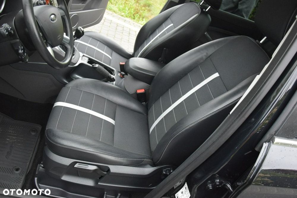 Ford Kuga 2.0 TDCi 4x4 Titanium - 32