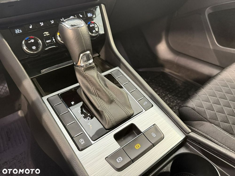 Skoda Superb 2.0 TDI SCR Ambition DSG - 19