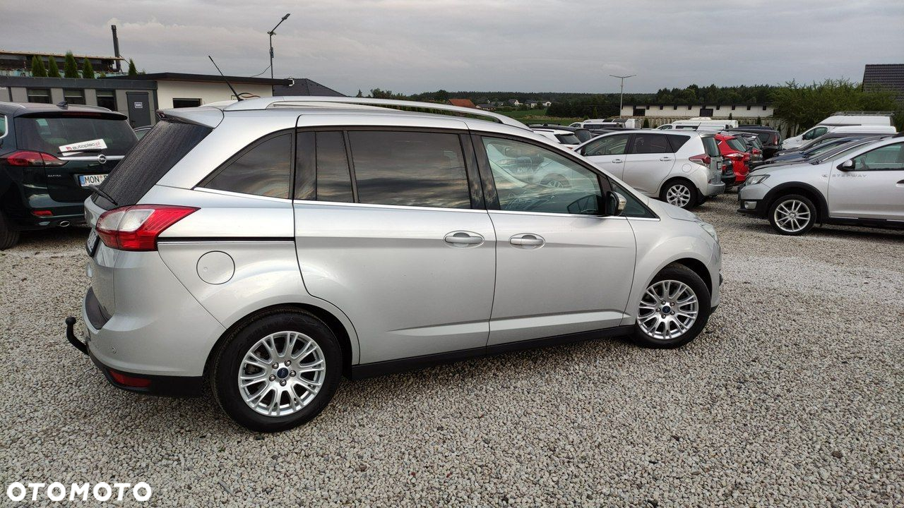 Ford Grand C-MAX - 36