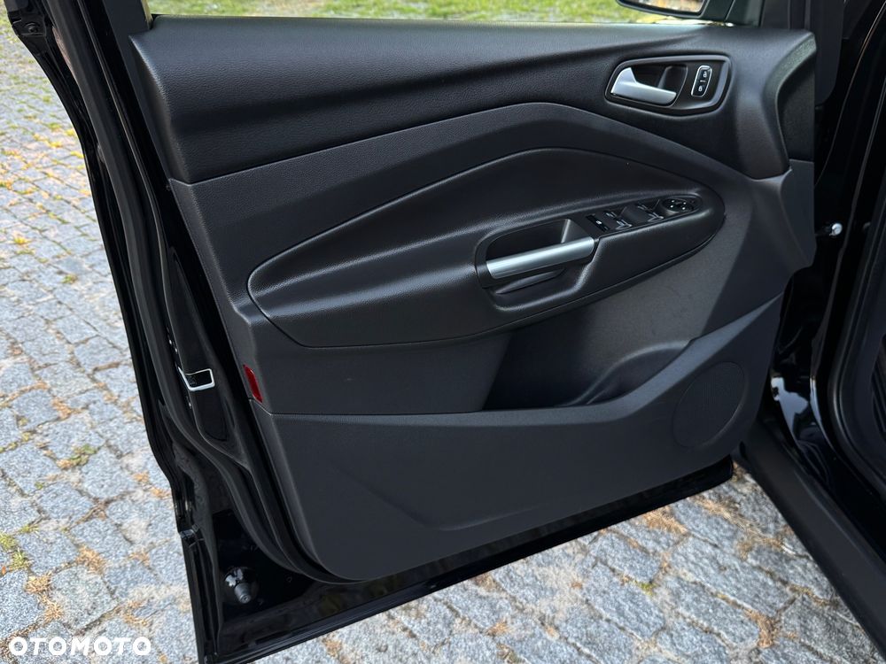 Ford Kuga 2.0 TDCi 4x4 Titanium - 35