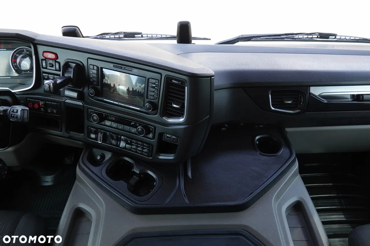 Scania P 410 / 6X2 / CHŁODNIA / SLÓWKA  / Agregat THERMO KING -  FRIGO BLOCK / 2X WINDA ZAŁADOWCZA / MUTITEMPERATURA/ OŚ PODNOSZONA PO ZŁOTYM KONTRAKCIE SERWISOWYM - 33