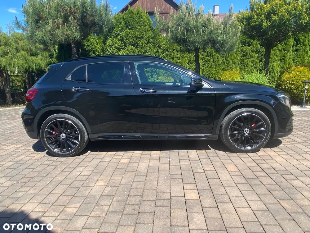 Mercedes-Benz GLA 200 AMG Line - 9