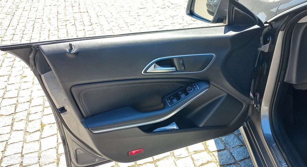 Mercedes-Benz CLA 200 d 7G-DCT Urban - 17