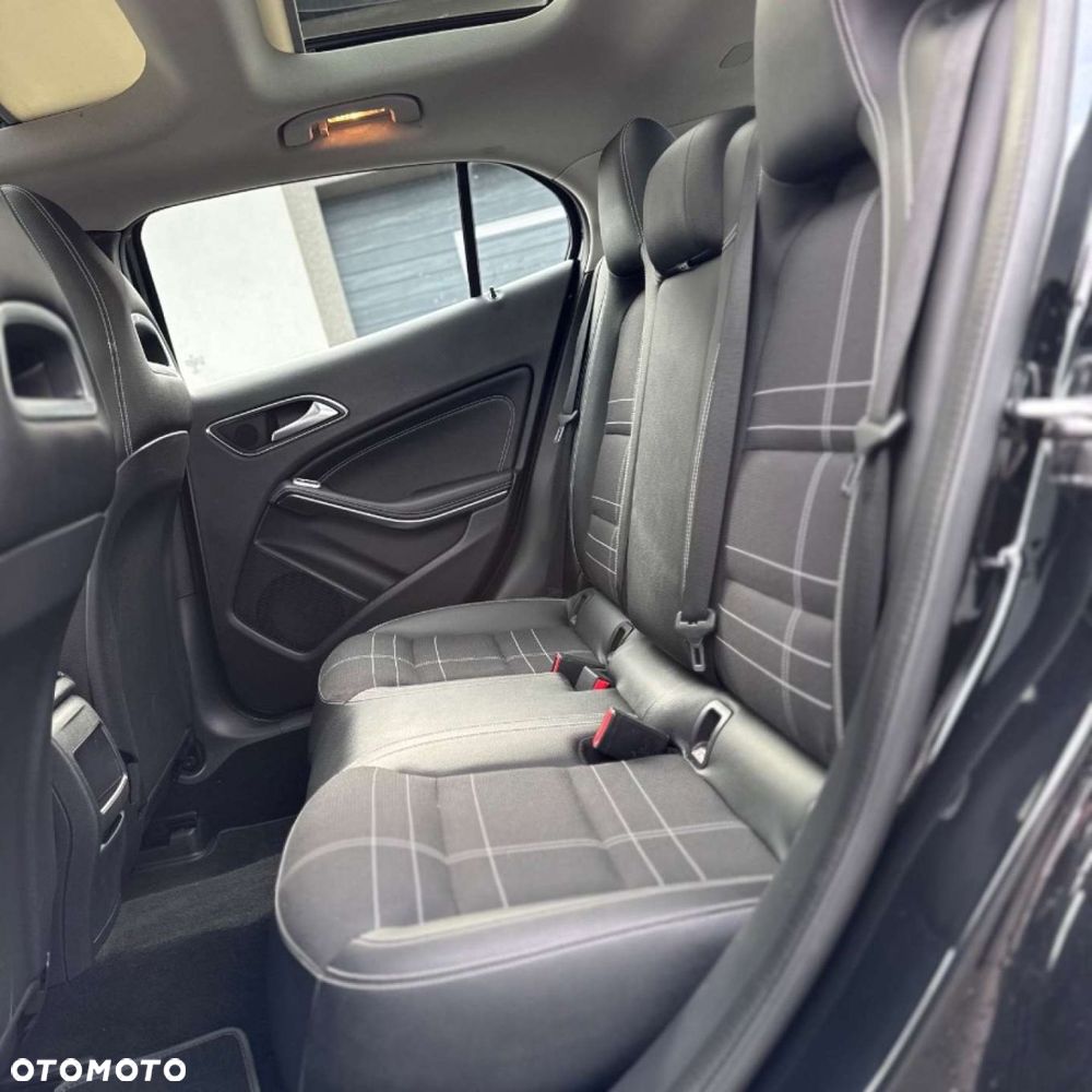 Mercedes-Benz GLA - 21