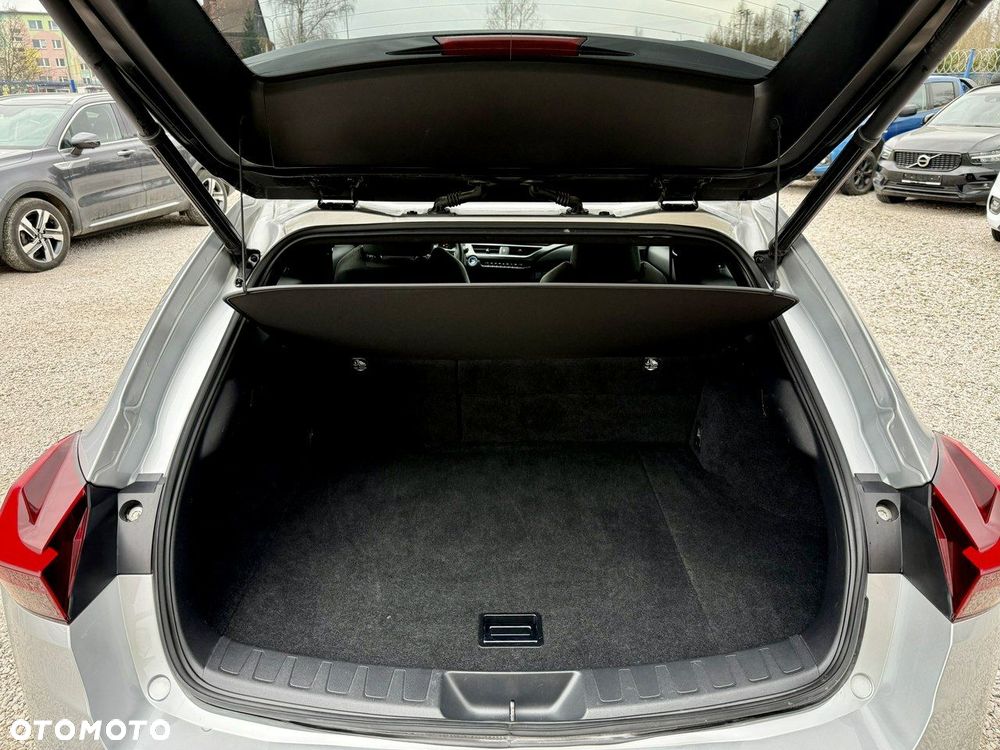 Lexus UX - 35