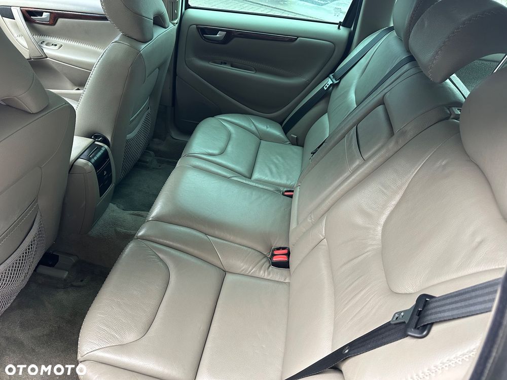 Volvo XC 70 AWD Momentum - 20