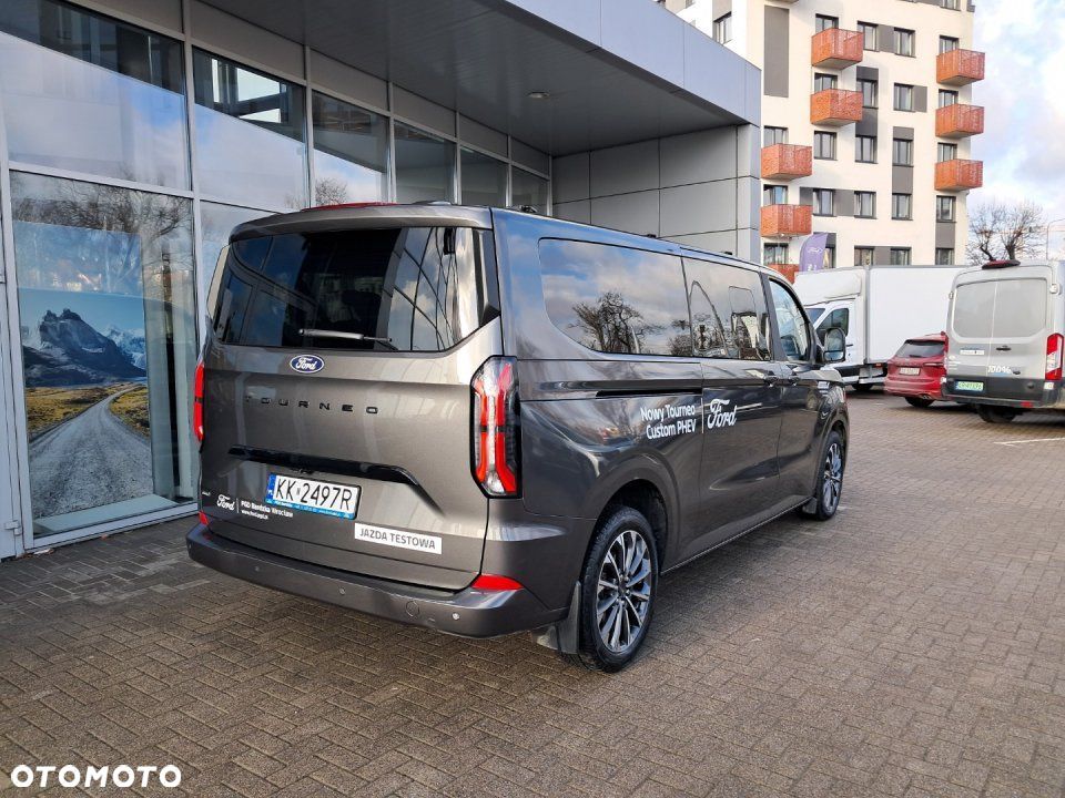 Ford Tourneo Custom - 3