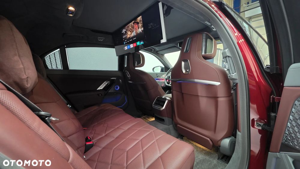 BMW Seria 7 M760e PHEV xDrive sport - 32