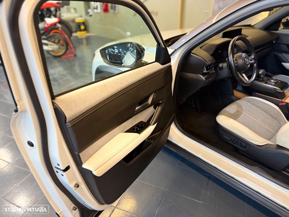 Mazda MX-30 e-SKYACTIV Advantage+Modern Confidence - 17