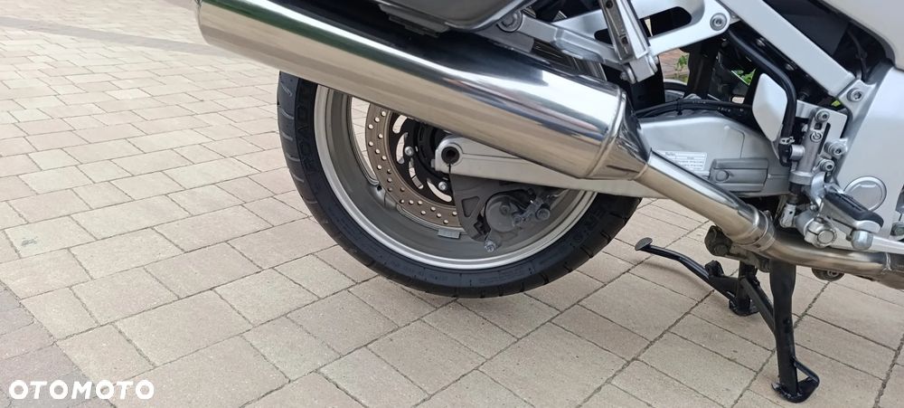 Yamaha FJR - 23